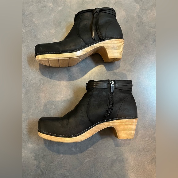 Dansko Maria Black Oiled Leather Ankle Boots Size 38 - Picture 5 of 15